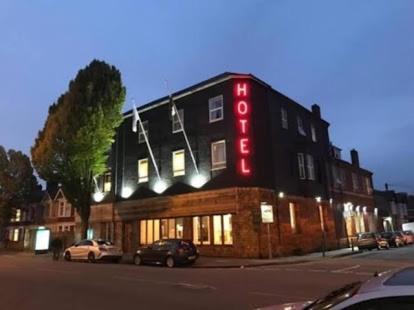 Hotels 24-7 - The Old Victoria Hotel ニューポート エクステリア 写真