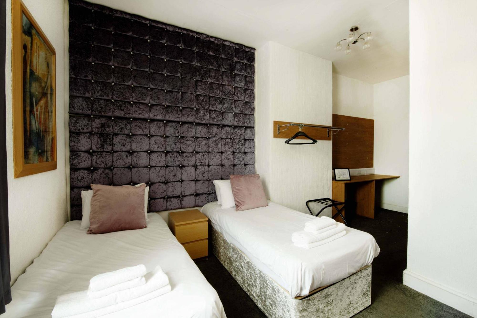 Hotels 24-7 - The Old Victoria Hotel ニューポート エクステリア 写真